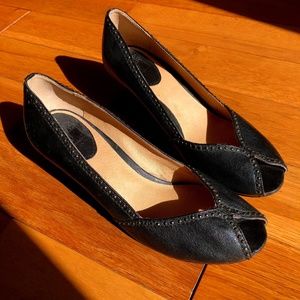 FRYE MAYA VINTAGE STUD - low heel- peep toe- Sz8.5
